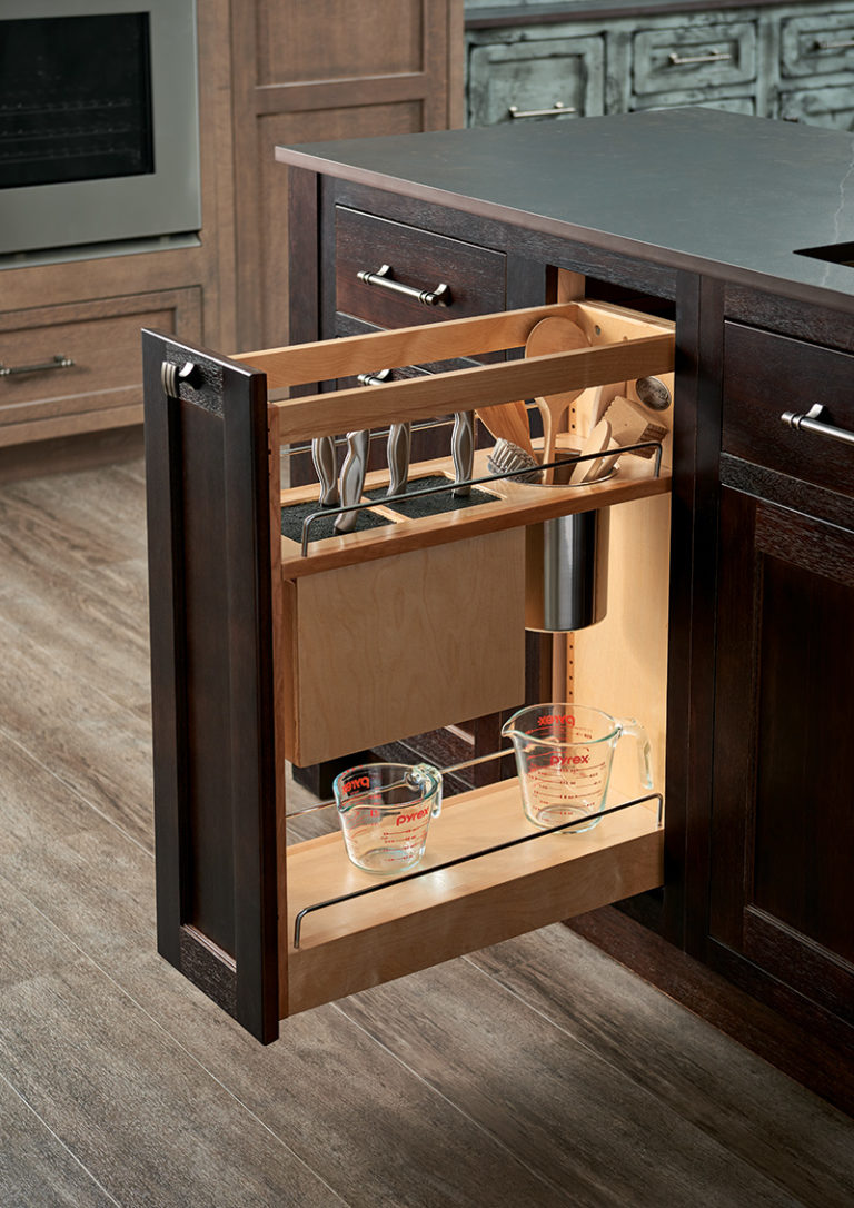 kitchen island custom drawers: a key element in trendy kitchen renovation